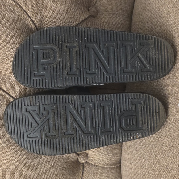 PINK VS Black And White Slides - Picture 7 of 8